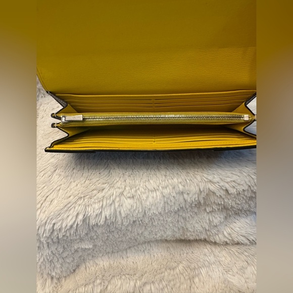 EUC Céline Long Flap Pebble Calfskin Leather Wallet in Grey/Yellow - Picture 4 of 15